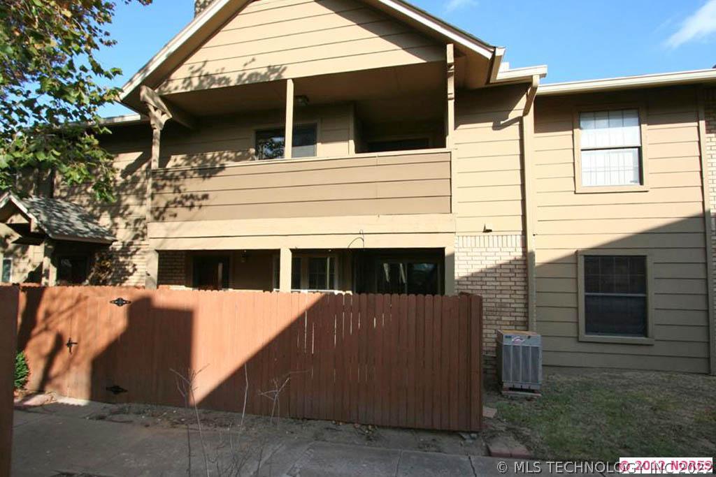 2822 E 90th Street 1302 Property Photo 1