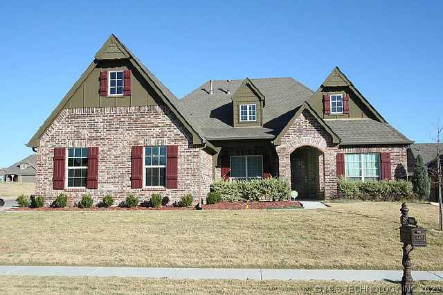 2005 E 134th Street Property Photo 1