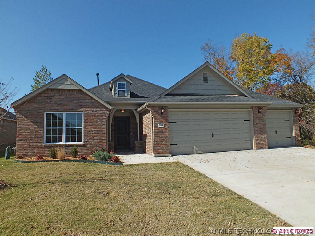 3906 S Maple Avenue Property Photo 1