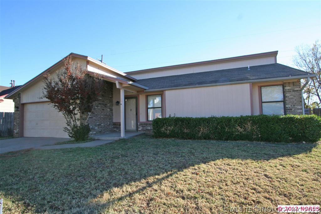 14339 S Poplar Place Property Photo 1