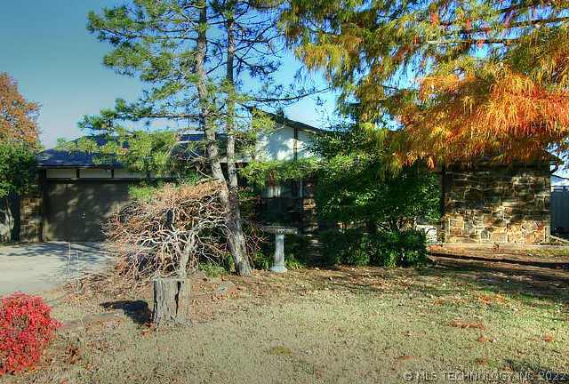 21117 E 32nd Street Property Photo 1