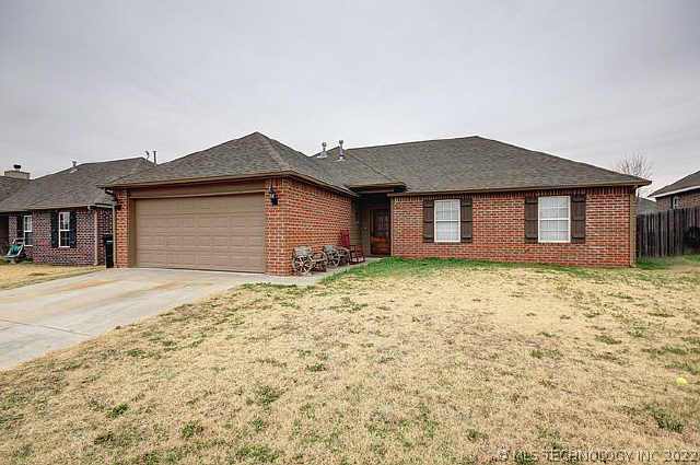 1125 S Spinnaker Street Property Photo 1
