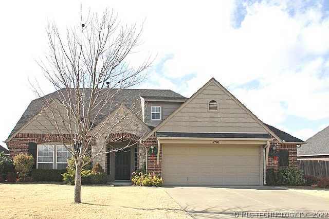 11710 S Willow Street Property Photo 1