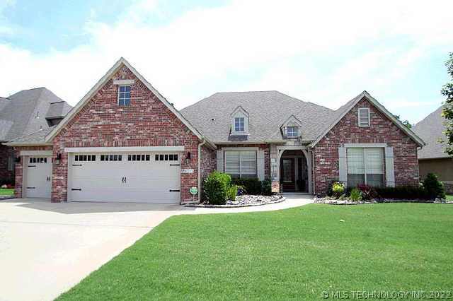 8213 E Freeport Street Property Photo 1