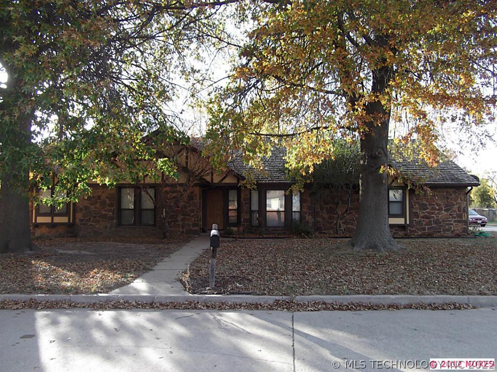 4000 S Hickory Avenue Property Photo 1