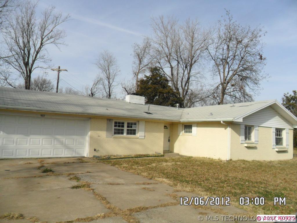 9113 E 8th Street Property Photo 1