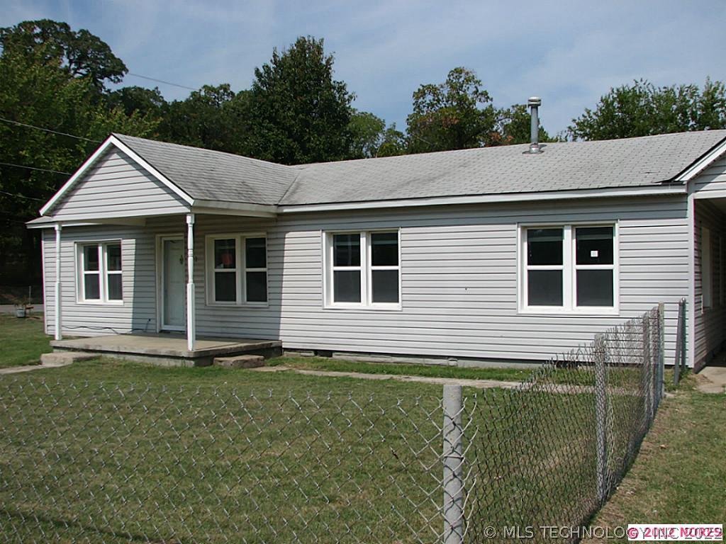 711 8th Street Property Photo 1