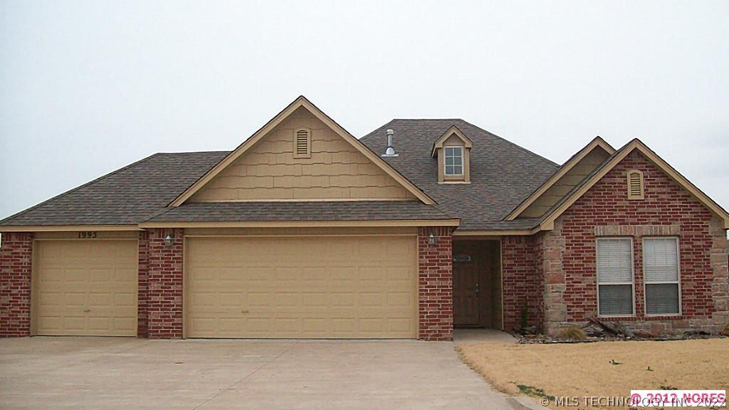 1995 Graham Avenue Property Photo 1