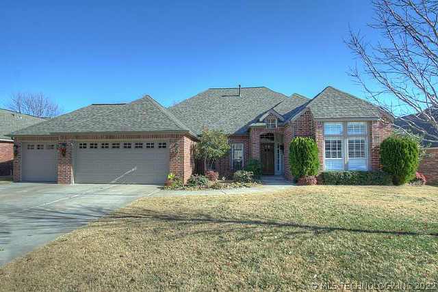 8617 S Fulton Avenue Property Photo 1