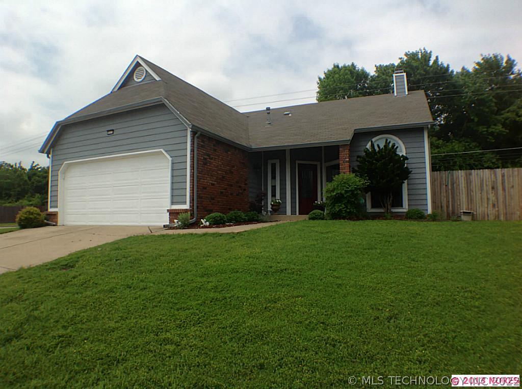 8905 E 86th Street Property Photo 1