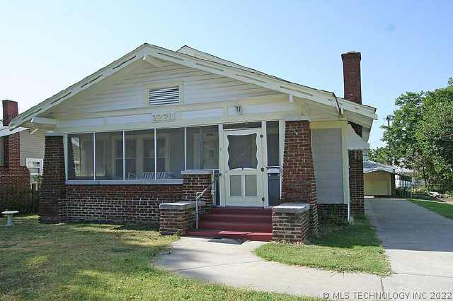2220 E 7th Street Property Photo 1