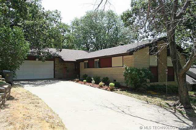 1311 S Apple Street Property Photo 1