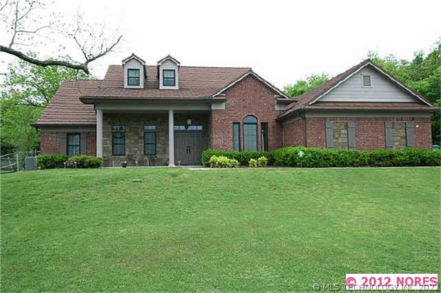 5109 Oak Timber Drive Property Photo 1
