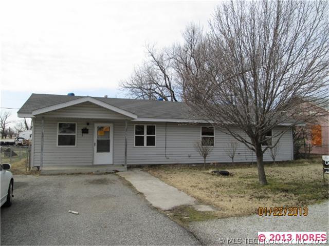 406 S River Street Property Photo 1