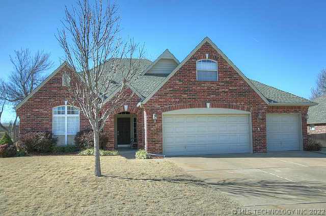 604 S 72nd Street Property Photo 1
