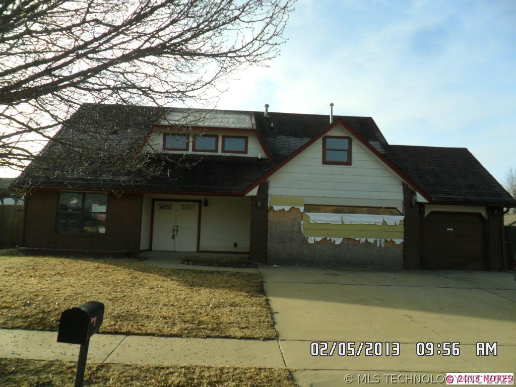1124 E 137th Place Property Photo 1