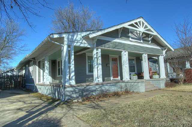 1939 E 13th Place Property Photo 1