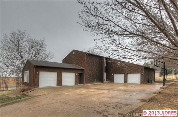 30905 Oak Drive Property Photo 1