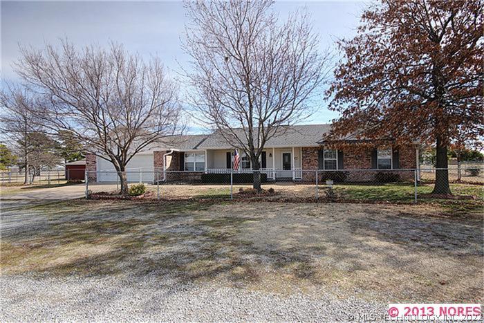 20542 E 340 Road Property Photo 1