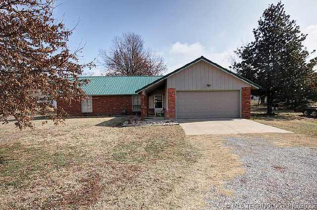 766 Spring Lane Property Photo 1