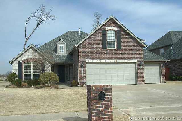 4032 W Roanoke Street Property Photo 1