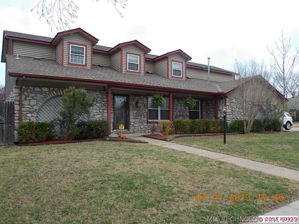 7427 E 74th Street Property Photo 1