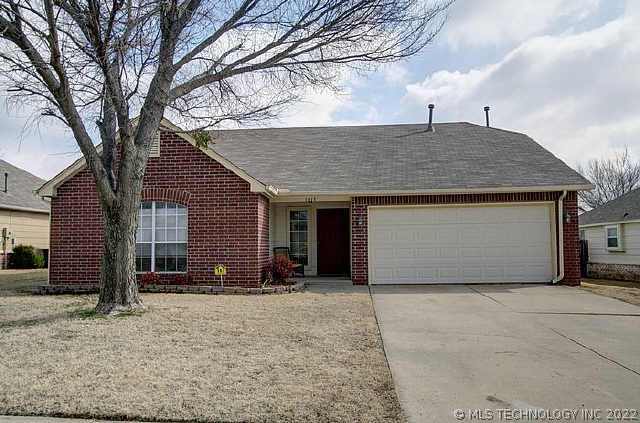 1813 S Maple Avenue Property Photo 1