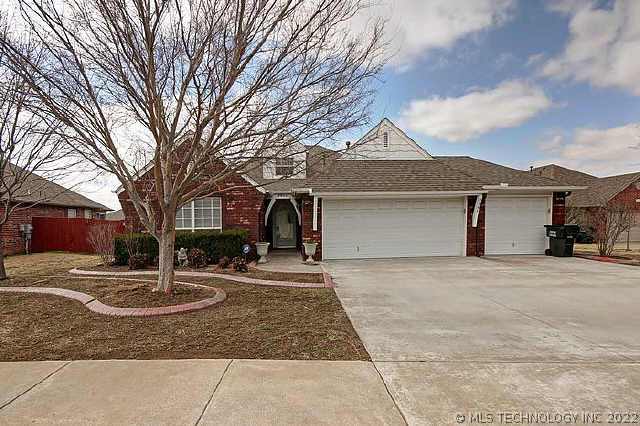 9806 N 100th East Avenue Property Photo 1