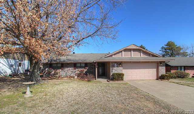 1541 E Cobb Street Property Photo 1