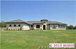 13 Longacre Drive Property Photo 1