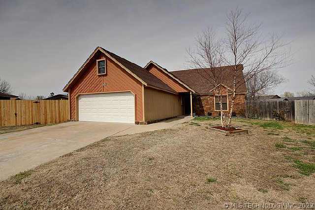 11827 E 80th Place North Property Photo 1
