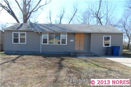 754 E 43rd Street North Property Photo 1