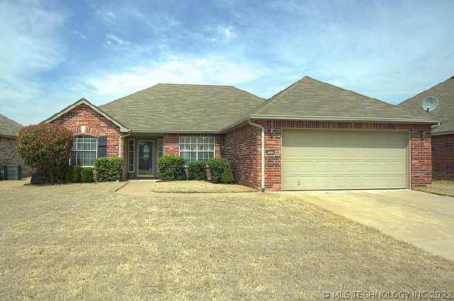 21235 E 39th Place Property Photo 1