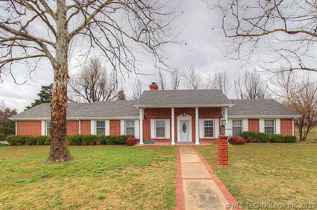 8 Carriage Road Property Photo 1