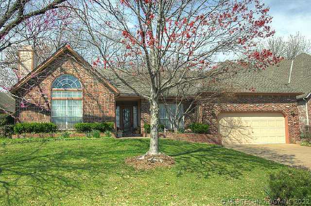 8702 S Darlington Avenue Property Photo 1