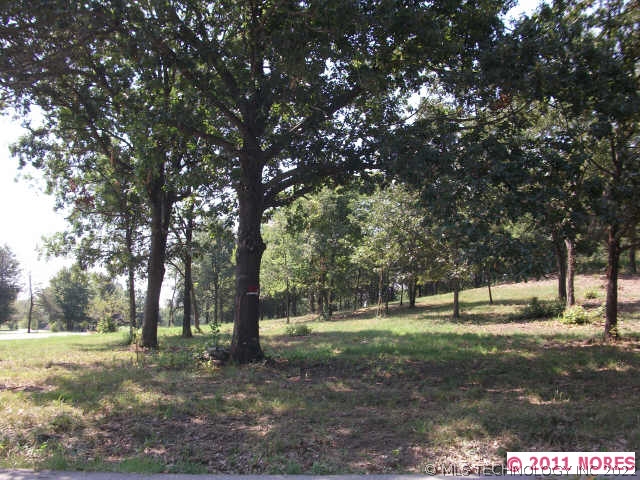 E 69th Circle Property Photo 1