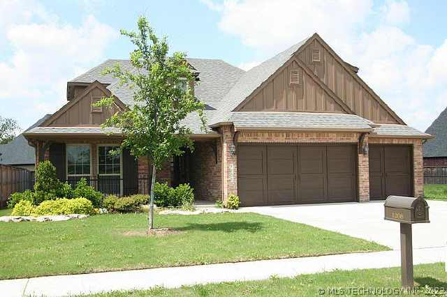 1208 S Laurel Avenue Property Photo 1