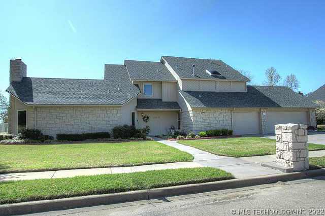 8313 S 5th Avenue Property Photo 1