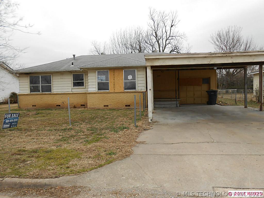 1114 S Russell Avenue Property Photo 1