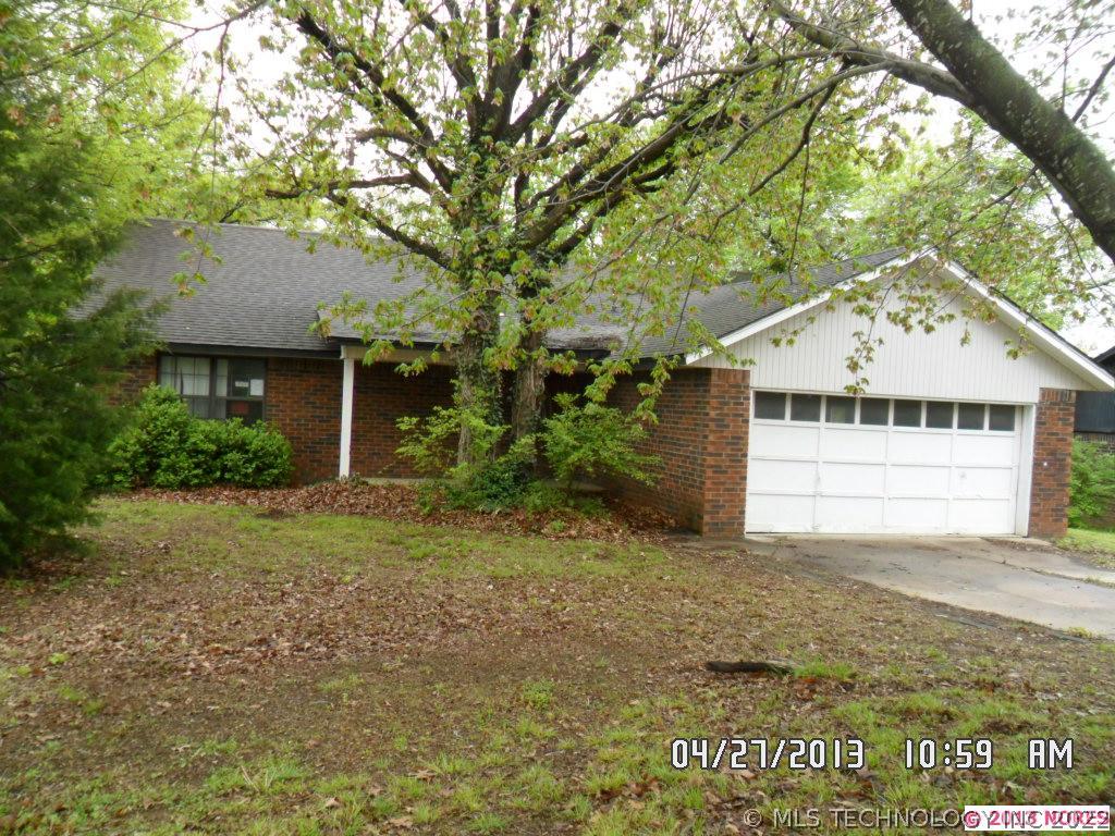 1013 E 13th Street Property Photo 1