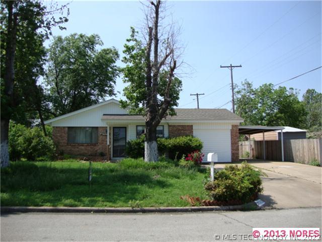 20112 E 3rd Street Property Photo 1
