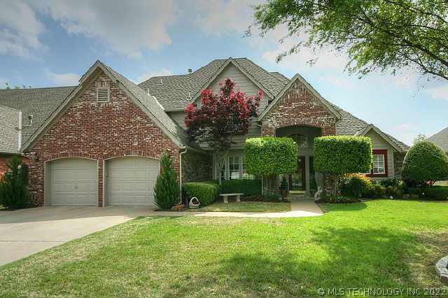 8621 S Darlington Avenue Property Photo 1