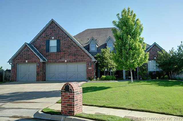 7700 E Broadway Street Property Photo 1