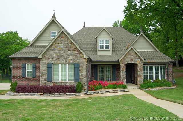 11908 S 4th Street Property Photo 1
