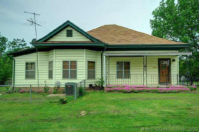 1348 E Lincoln Avenue Property Photo 1