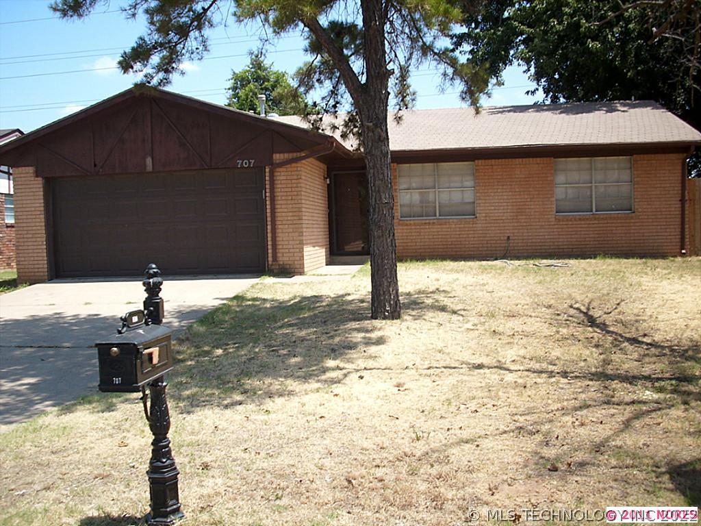 707 E E. Avenue Property Photo 1