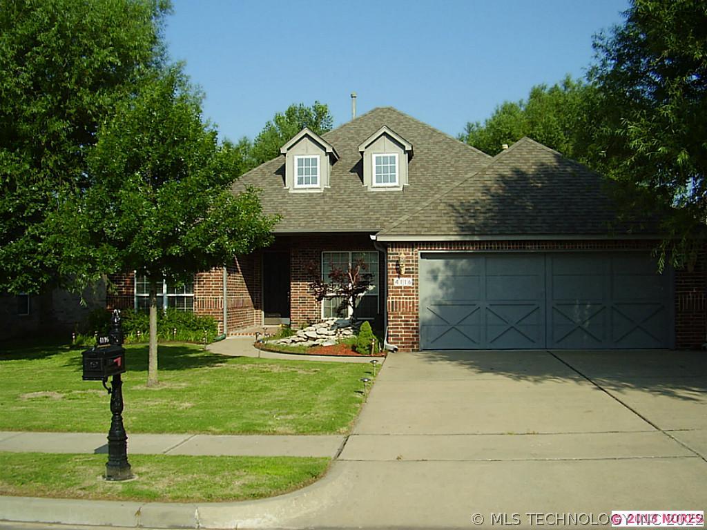 4116 N Pine Avenue Property Photo 1