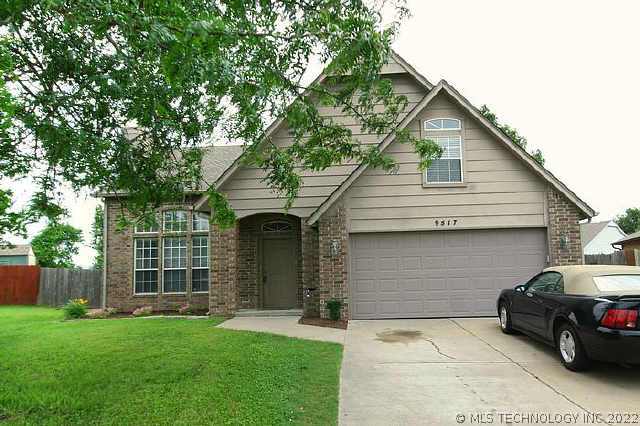 9517 S 92nd East Avenue Property Photo 1