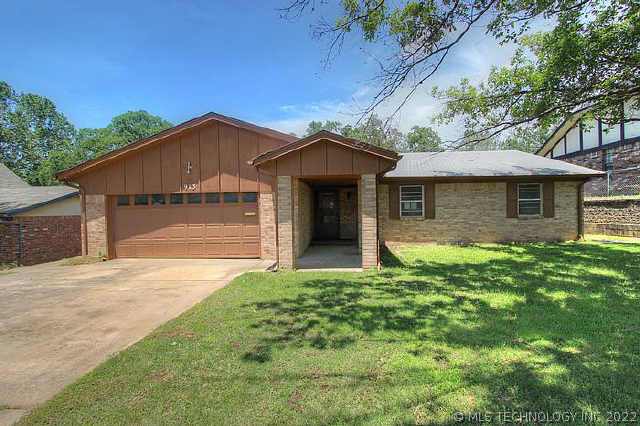 913 E Teresa Avenue Property Photo 1