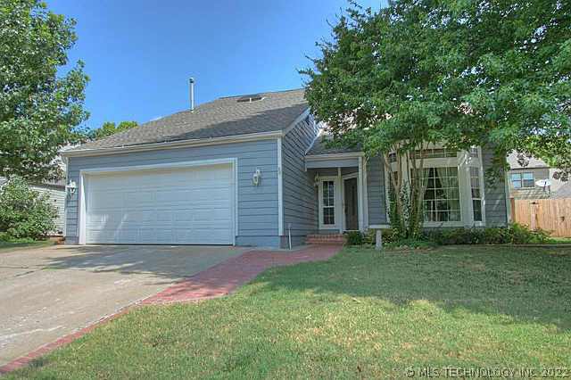 6407 E 96th Street Property Photo 1